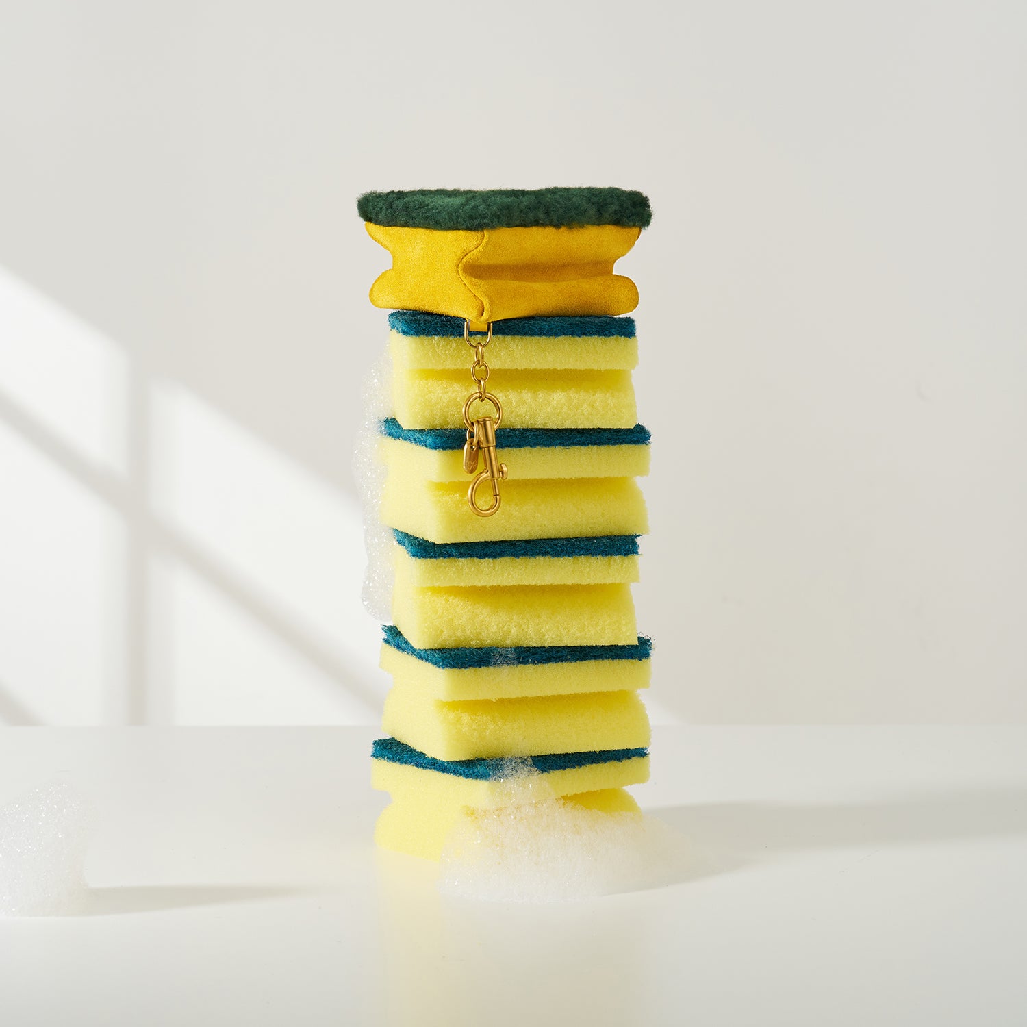 ANYA HINDMARCH☆Mr Muscle Scourer Sponge チャーム【UK発】 Anya Brands Mr Muscle Scourer Sponge Charm | Anya Hindmarch UK