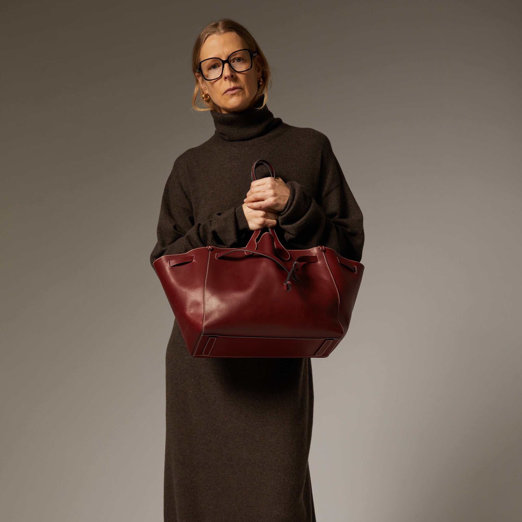 Return to Nature Tote -

                  
                    Compostable Leather in Rosewood -
                  

                  Anya Hindmarch UK
