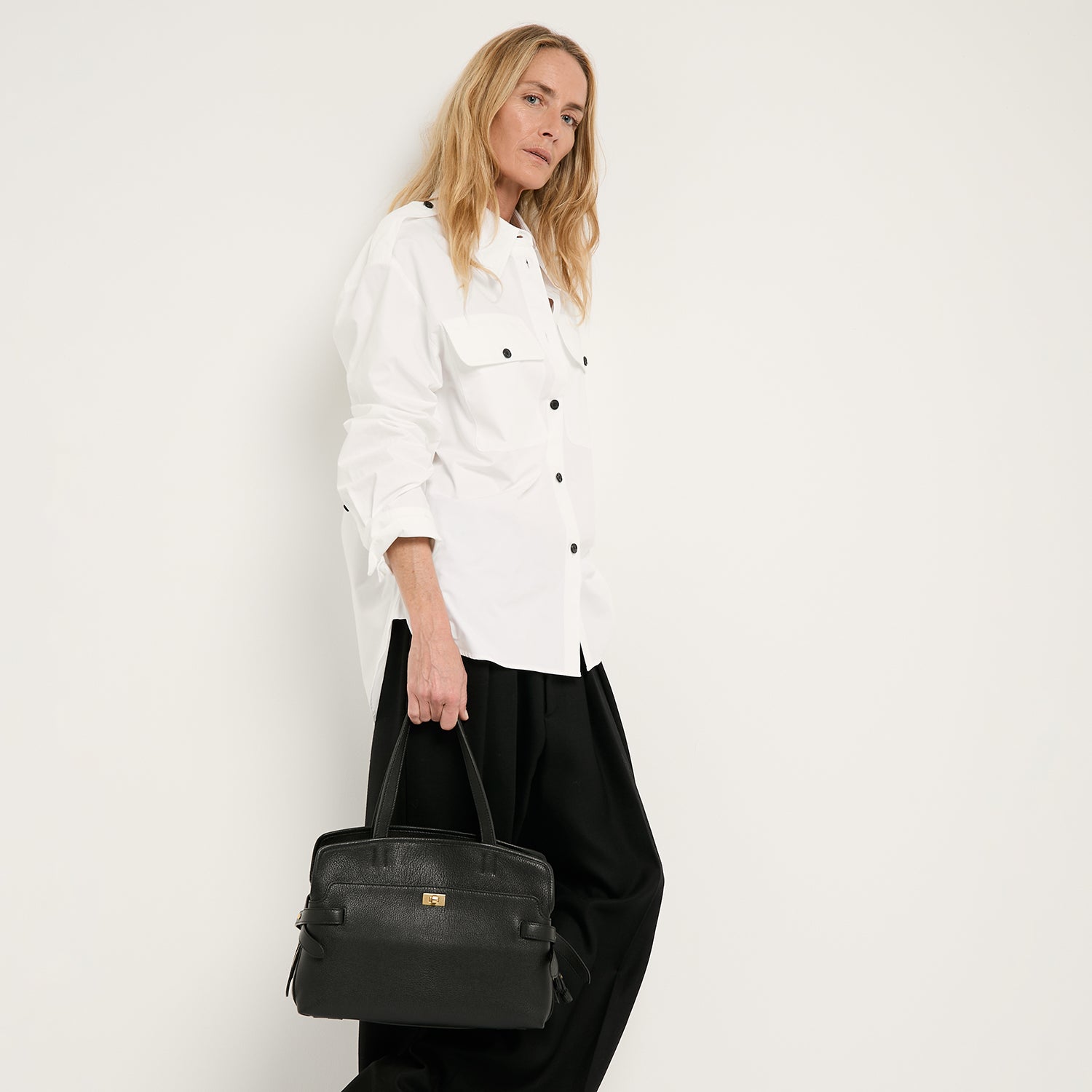 Wilson Shoulder Bag -

                  
                    Grain Leather in Black -
                  

                  Anya Hindmarch UK
