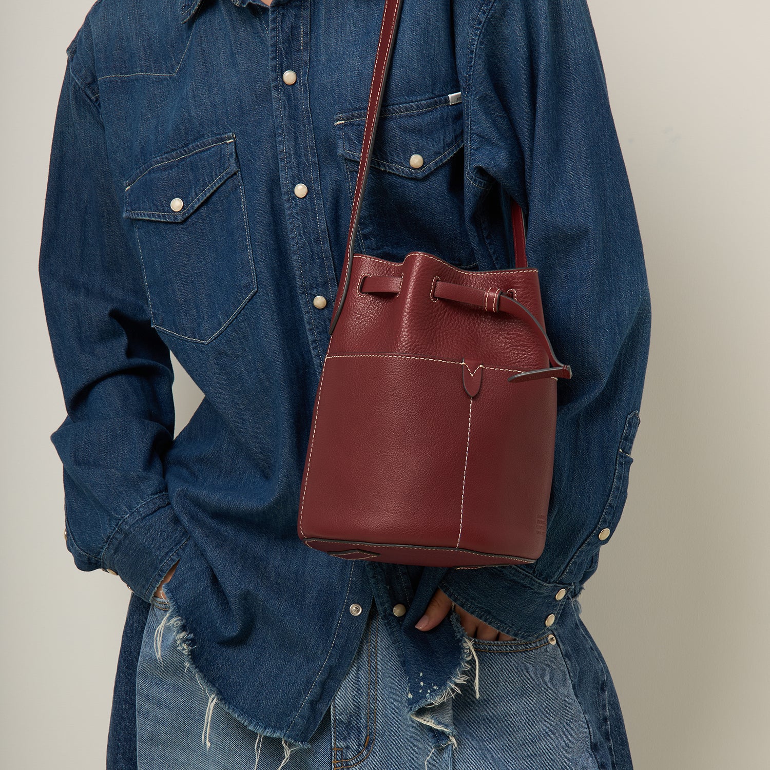 Return To Nature Small Bucket Bag | Anya Hindmarch UK