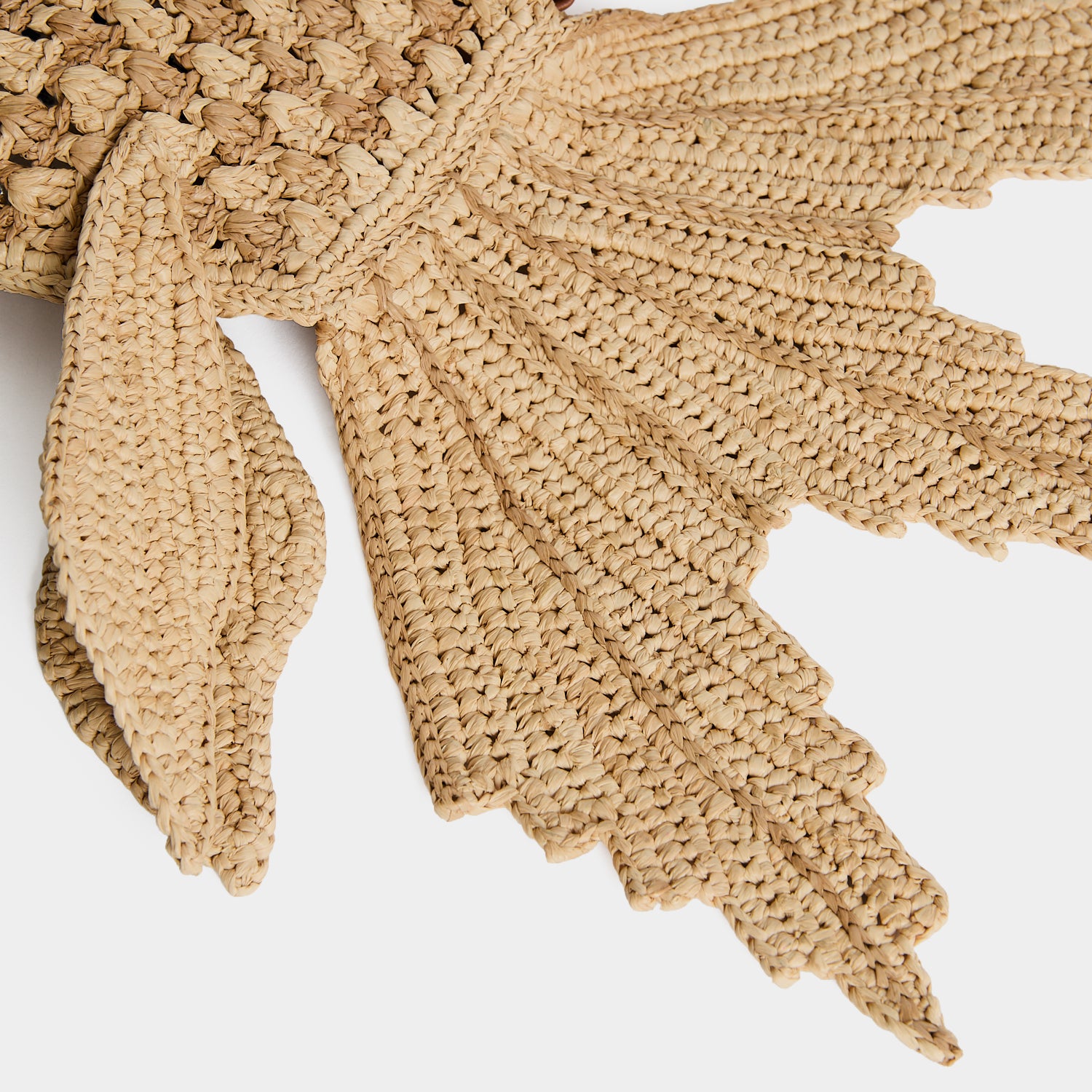 ANYA HINDMARCH ステッカーデザイン クラッチバッグ　フリンジ Raffia Fish Clutch | Anya Hindmarch UK