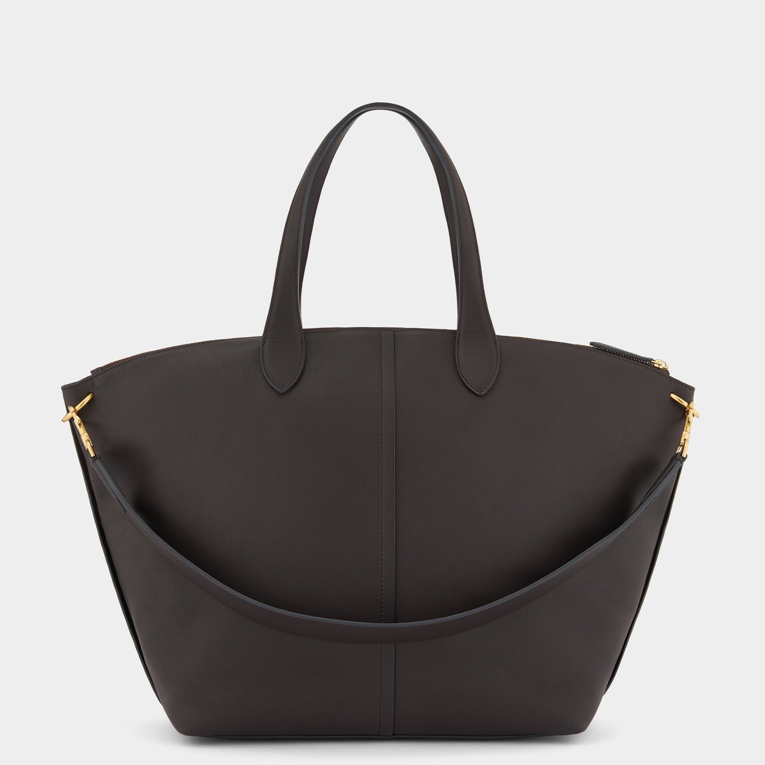 Vere Slouchy Tote -

                  
                    Flat Leather in Coffee -
                  

                  Anya Hindmarch UK

