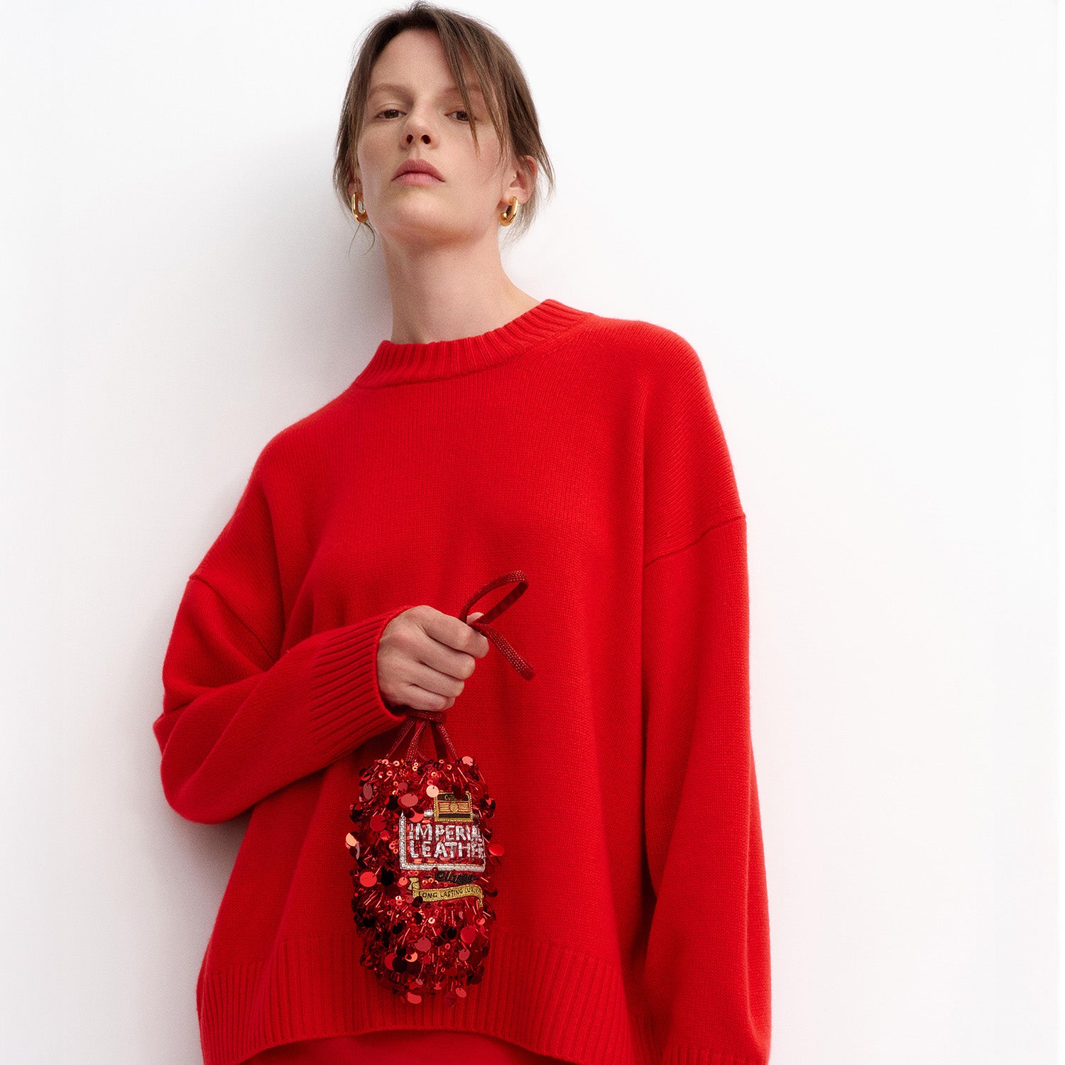 Anya Brands Imperial Leather Mini Bucket Bag -

          
            Satin/Sequins in Red -
          

          Anya Hindmarch UK
