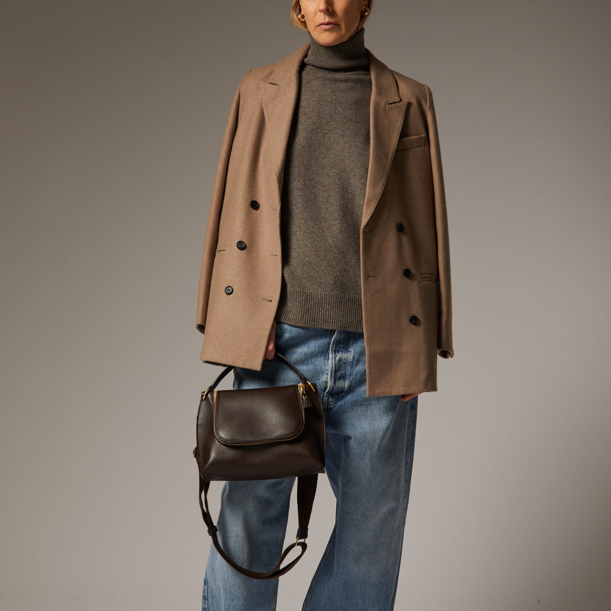 Vere Slouchy Cross-body -

                  
                    Flat Leather in Coffee -
                  

                  Anya Hindmarch UK
