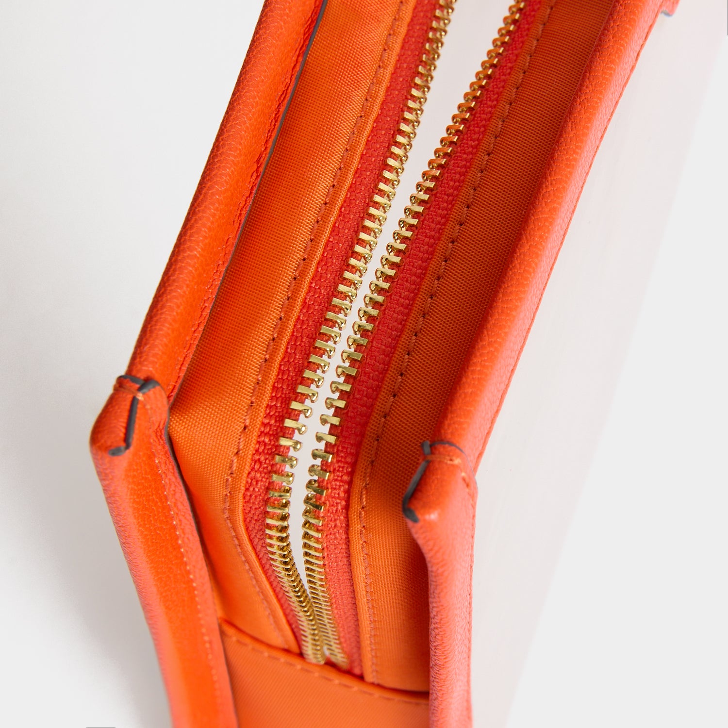 Medium Pouch | Anya Hindmarch UK