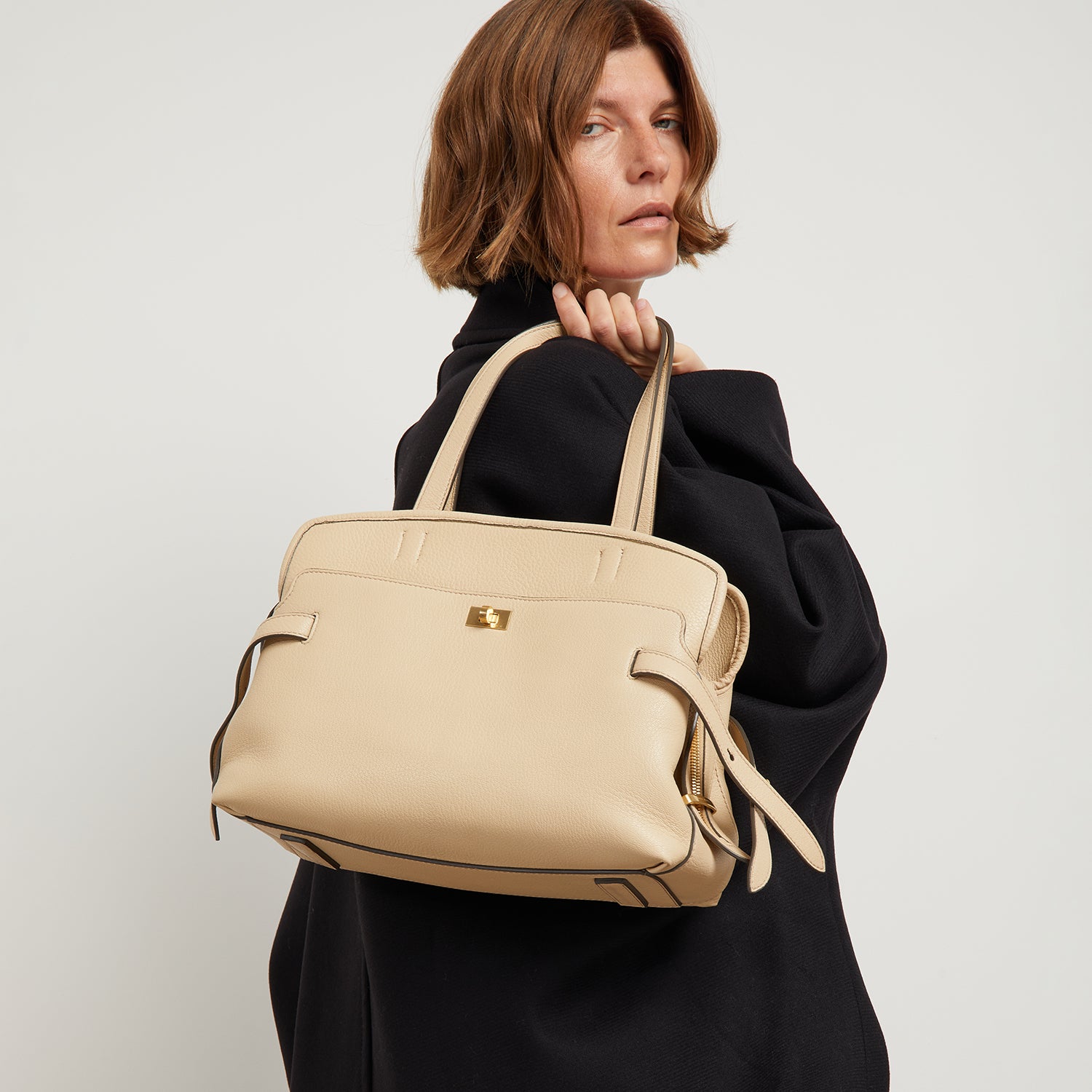 Wilson Shoulder Bag -

                  
                    Grain Leather in Buff -
                  

                  Anya Hindmarch UK
