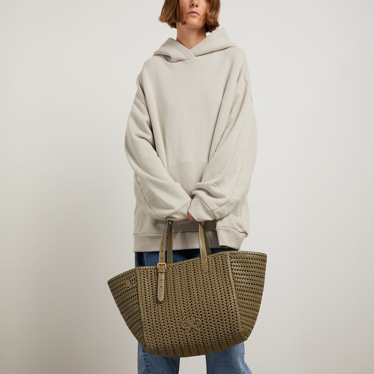 Neeson Square Tote -

                  
                    Capra Leather in Fern -
                  

                  Anya Hindmarch UK
