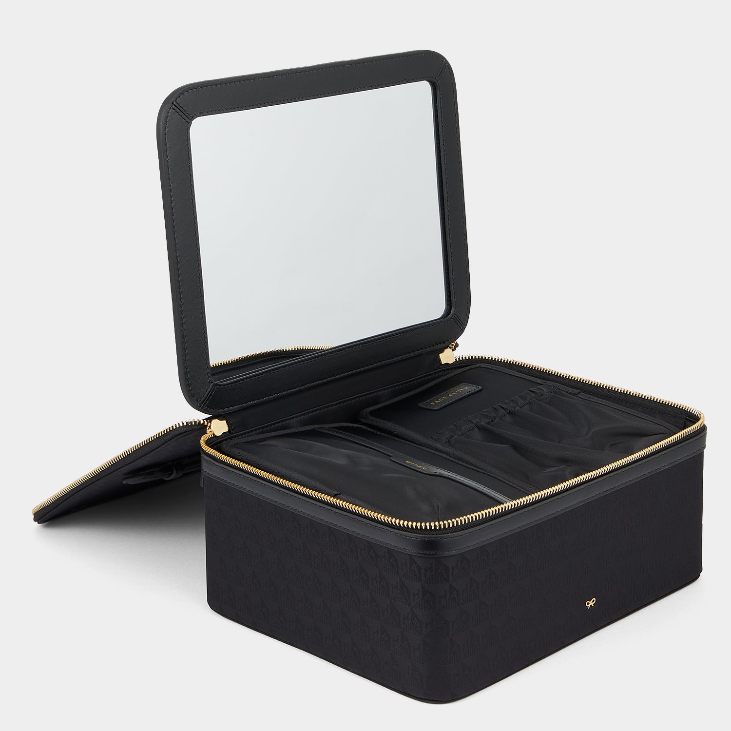 Logo Mirror Vanity Kit -

                  
                    Recycled Nylon in Black -
                  

                  Anya Hindmarch UK
