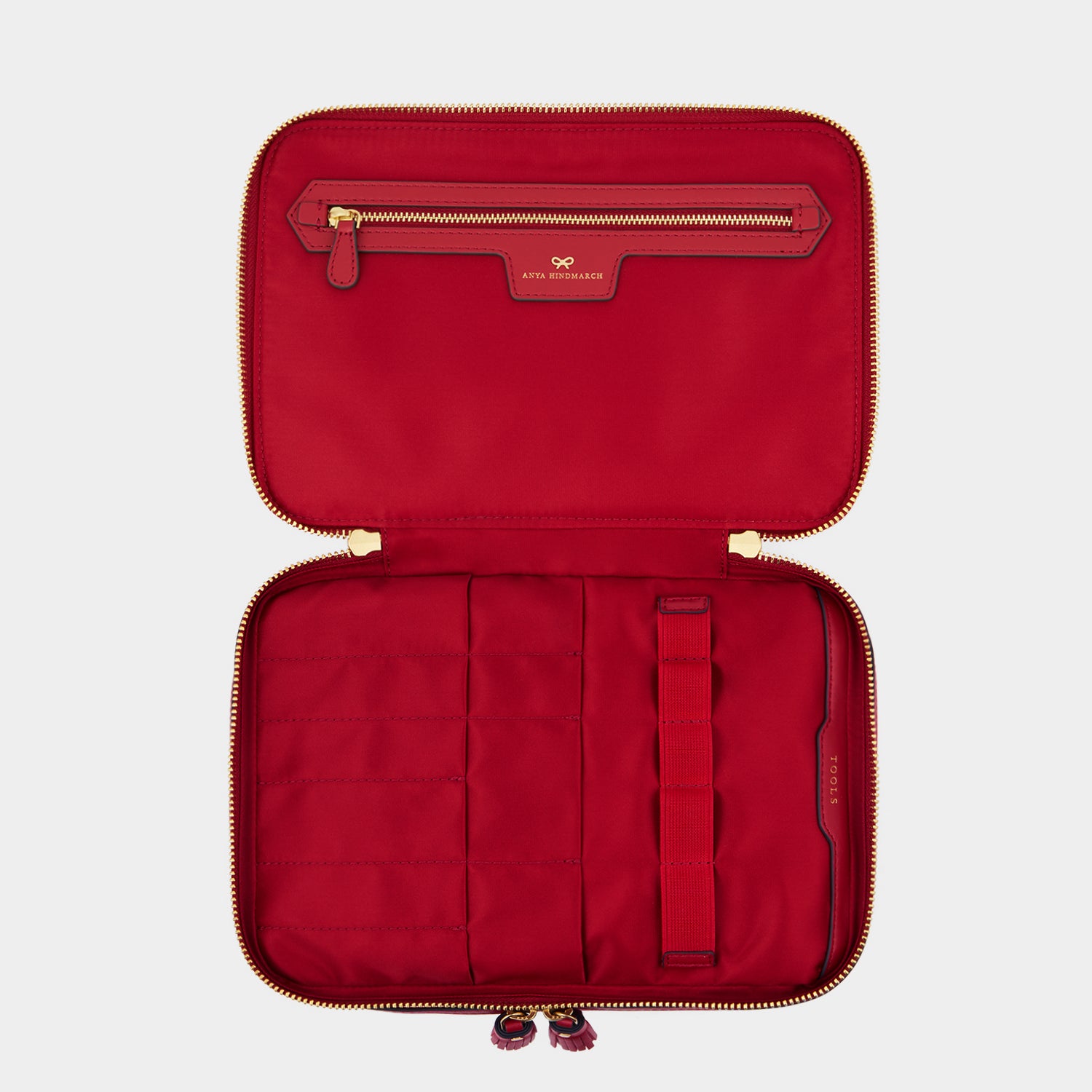 Logo Vanity Kit -

                  
                    Recycled Nylon in Red -
                  

                  Anya Hindmarch UK
