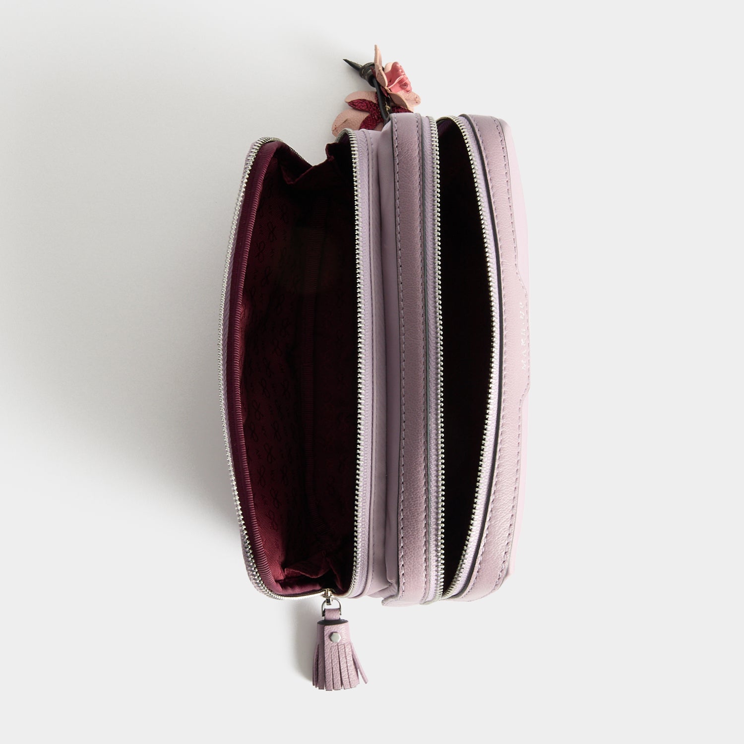 さくらANYA HINDMARCH  スマイルケース Sakura Blossom Small Vanity Kit | Anya Hindmarch UK