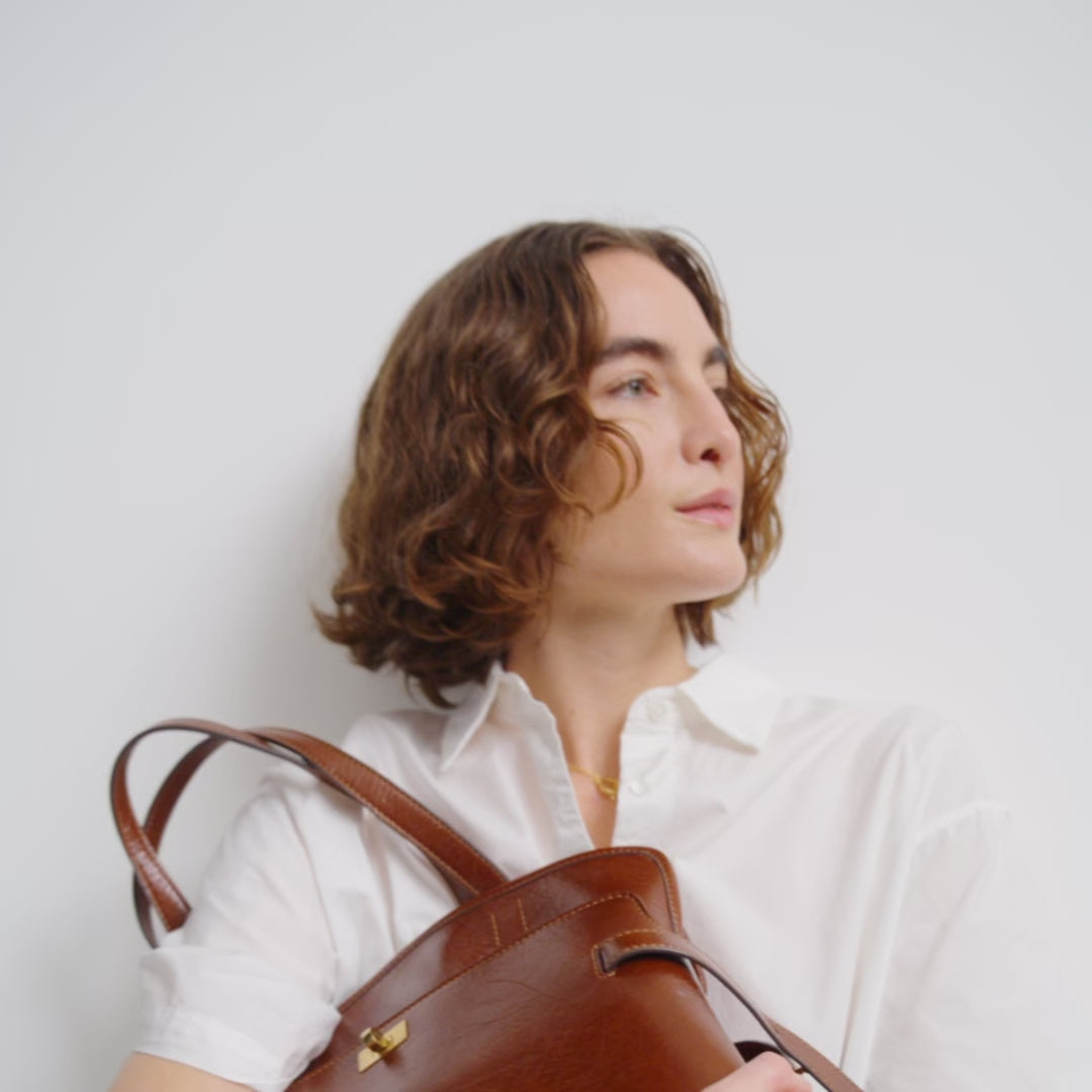 Wilson Shoulder Bag -

          
            Calf Leather in Dark Cedar -
          

          Anya Hindmarch UK
