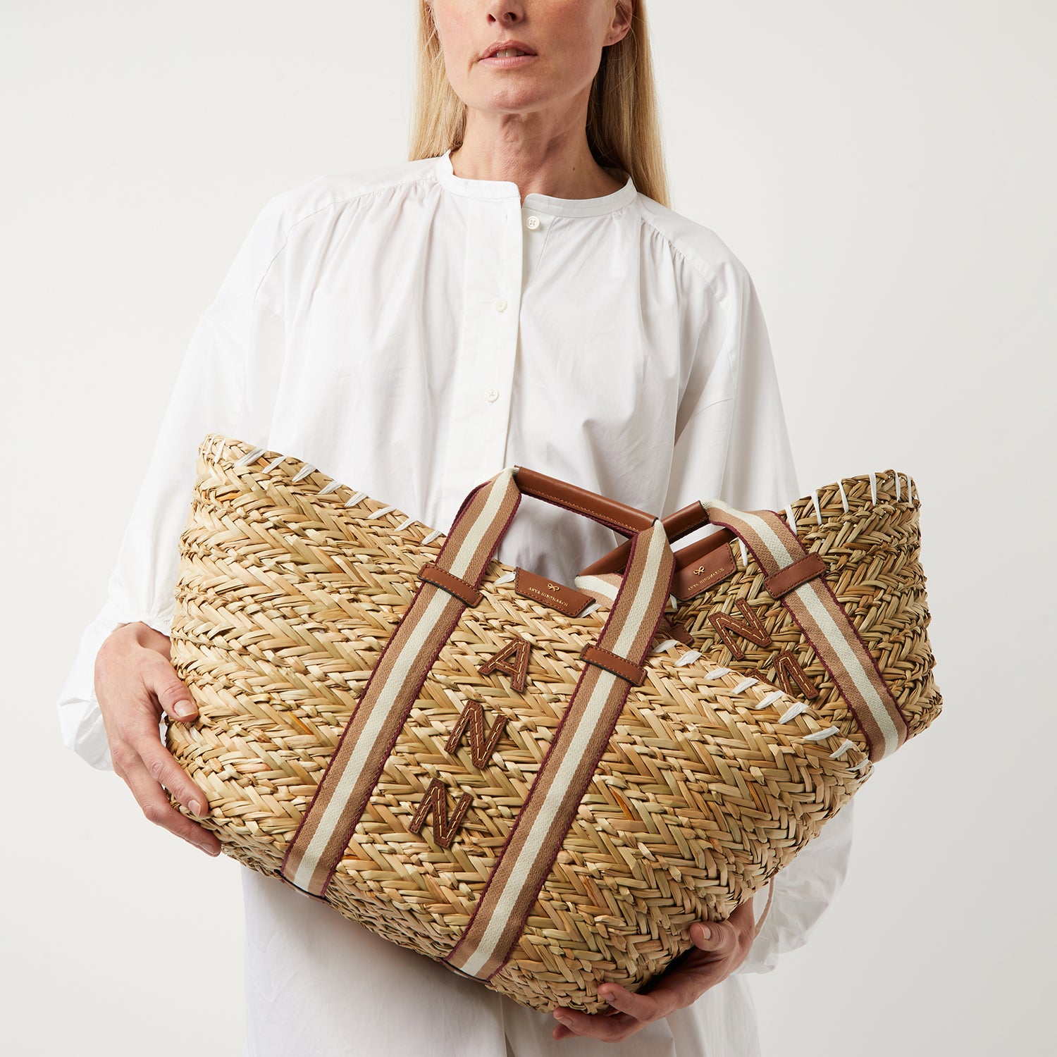 Walton Small Basket Bag -

                  
                    Seagrass in Natural -
                  

                  Anya Hindmarch UK
