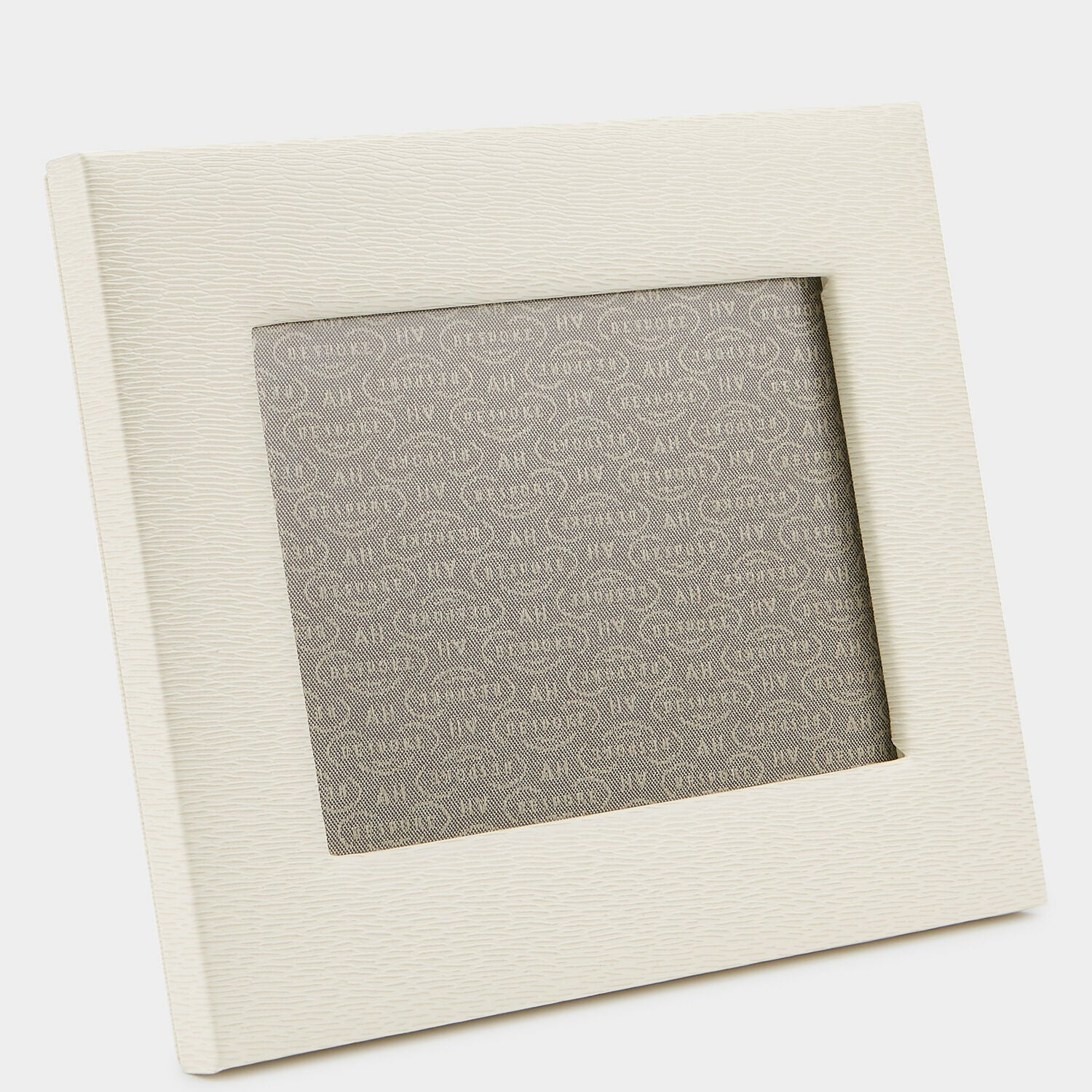 Bespoke Shaftesbury 6x4 Landscape Frame in Bone London Grain -

                  
                    London Grain in Bone -
                  

                  Anya Hindmarch UK
