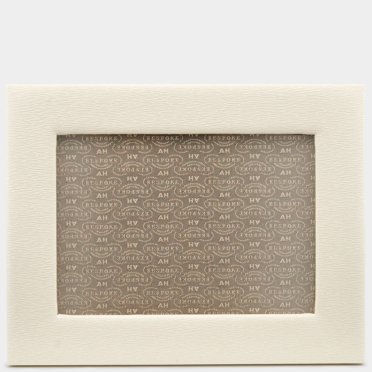 Bespoke Shaftesbury 5x7 Landscape Frame in Bone London Grain -

                  
                    London Grain in Bone -
                  

                  Anya Hindmarch UK
